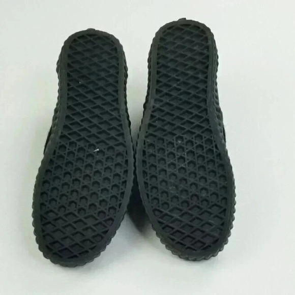 Vans Women's 6.5 Men's 5 Marvel Black Widow Classic Slip-On Logo Tag Sneakers - Picture 12 of 12